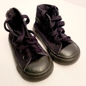 Chuck Taylor black converse toddler baby